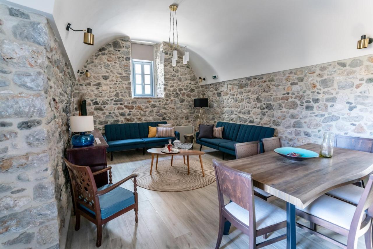 Englezena'S Guesthouse Leonidio Ngoại thất bức ảnh
