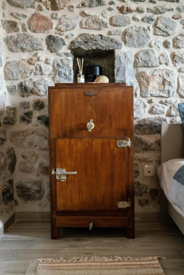 Englezena'S Guesthouse Leonidio Ngoại thất bức ảnh